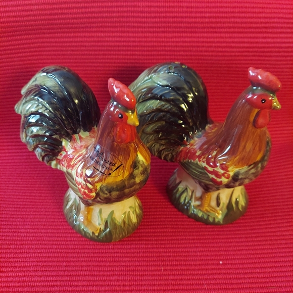 Ceramic Rooster Salt and Pepper Shakers - Picture 2 of 10